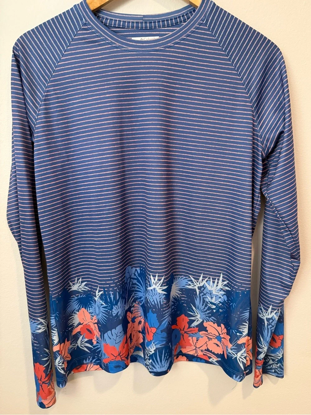 Columbia PFG Long Sleeve Fishing Shirt Rash Guard Blue Pink Stripe Floral Large